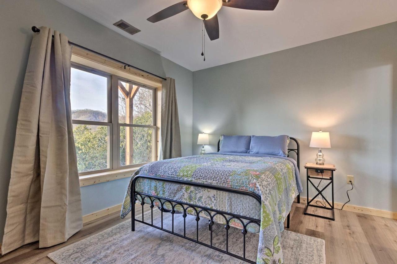 Hilltop Cabin On 5 Acres With Hot Tub And Waterfall! Bryson City Εξωτερικό φωτογραφία